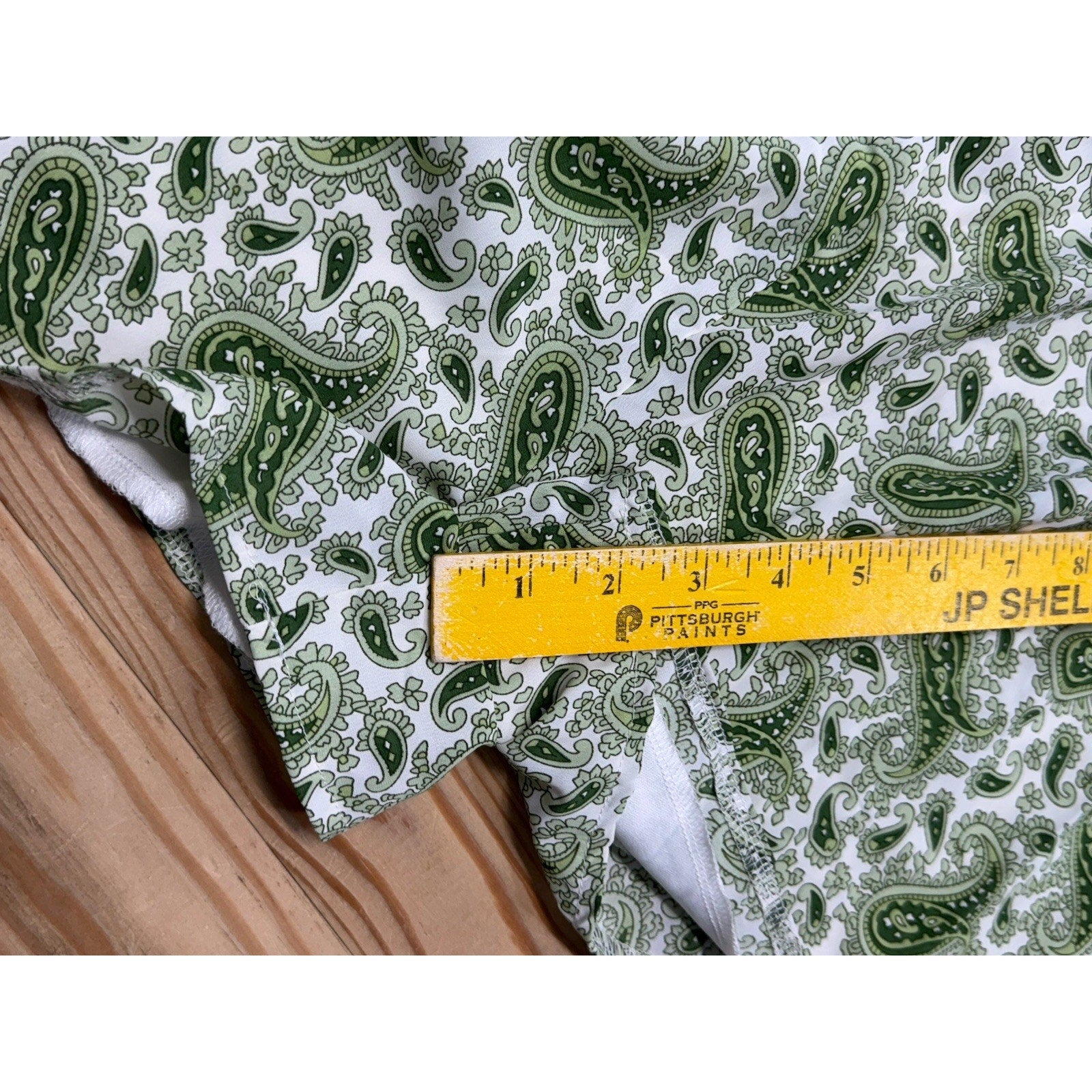 Boohoo Jumpsuit Green Paisley Green Shorts Dress Tied Front Women’s Size 12 NWT