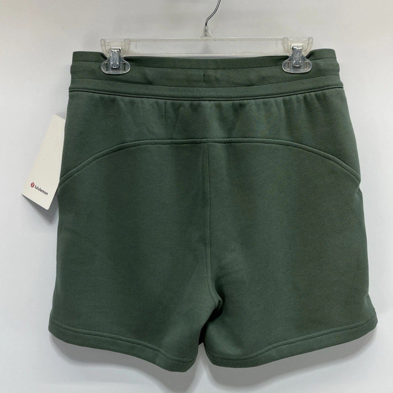 LULULEMON SCUBA HIGH-RISE SHORTS 5” in MEDIUM FORREST (MEFO) SZ 8 NWT