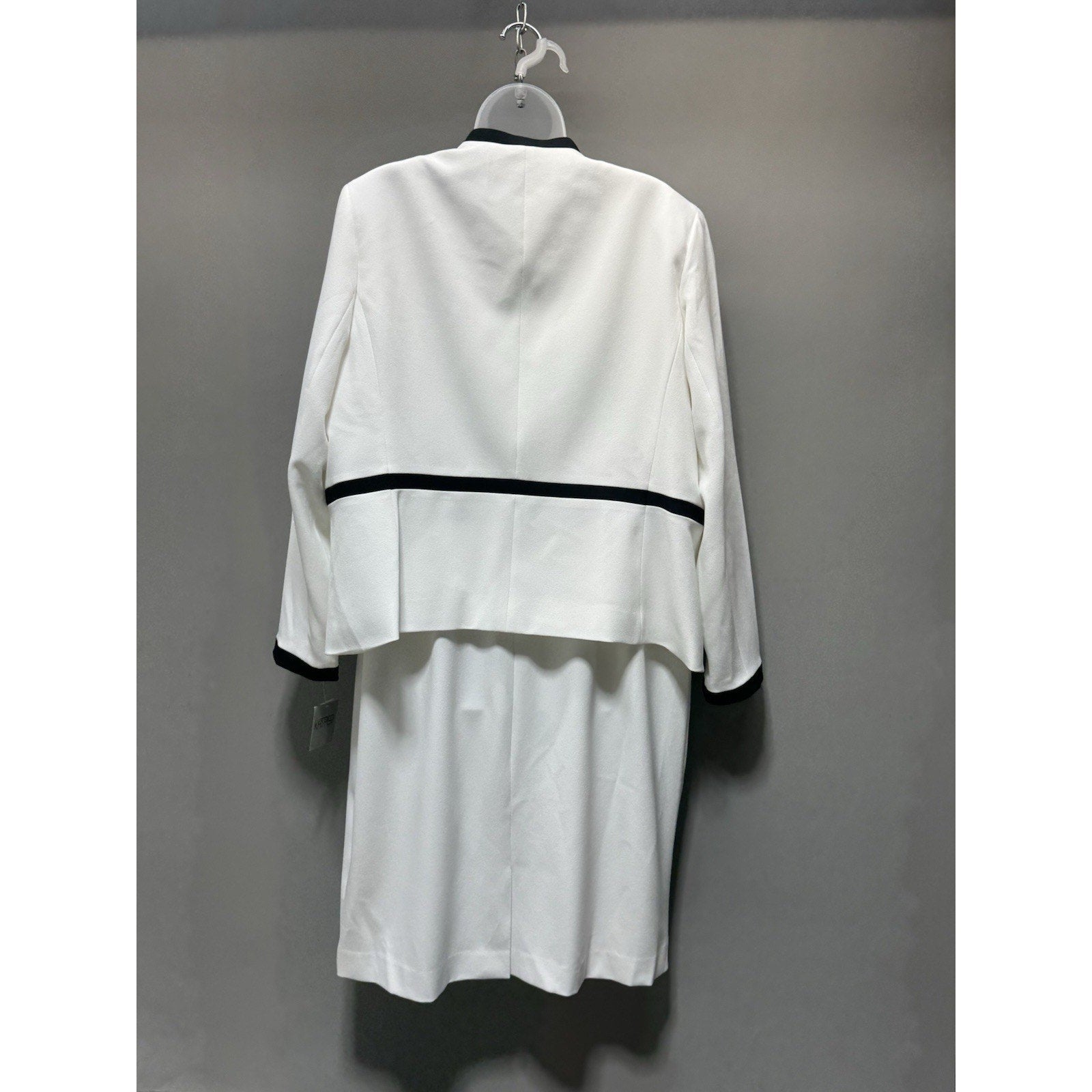 Kasper Women’s Size 18 White Black Trim 2 Pc Skirt Suit Career Office Formal New