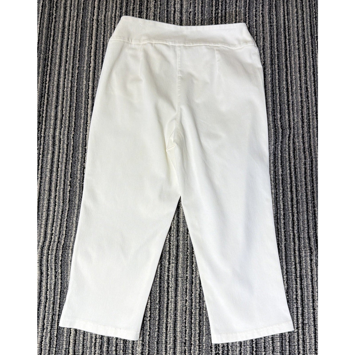 Lauren and Riley Mid Rise Capri White Pull On Pants Size Small Stretch