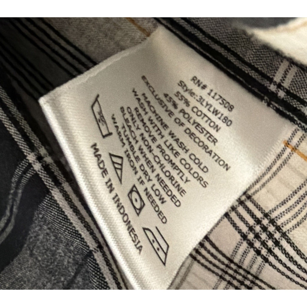 Levi's Men's Size Medium Modern Fit Pearl Snap Shirt Plaid Gray White Black