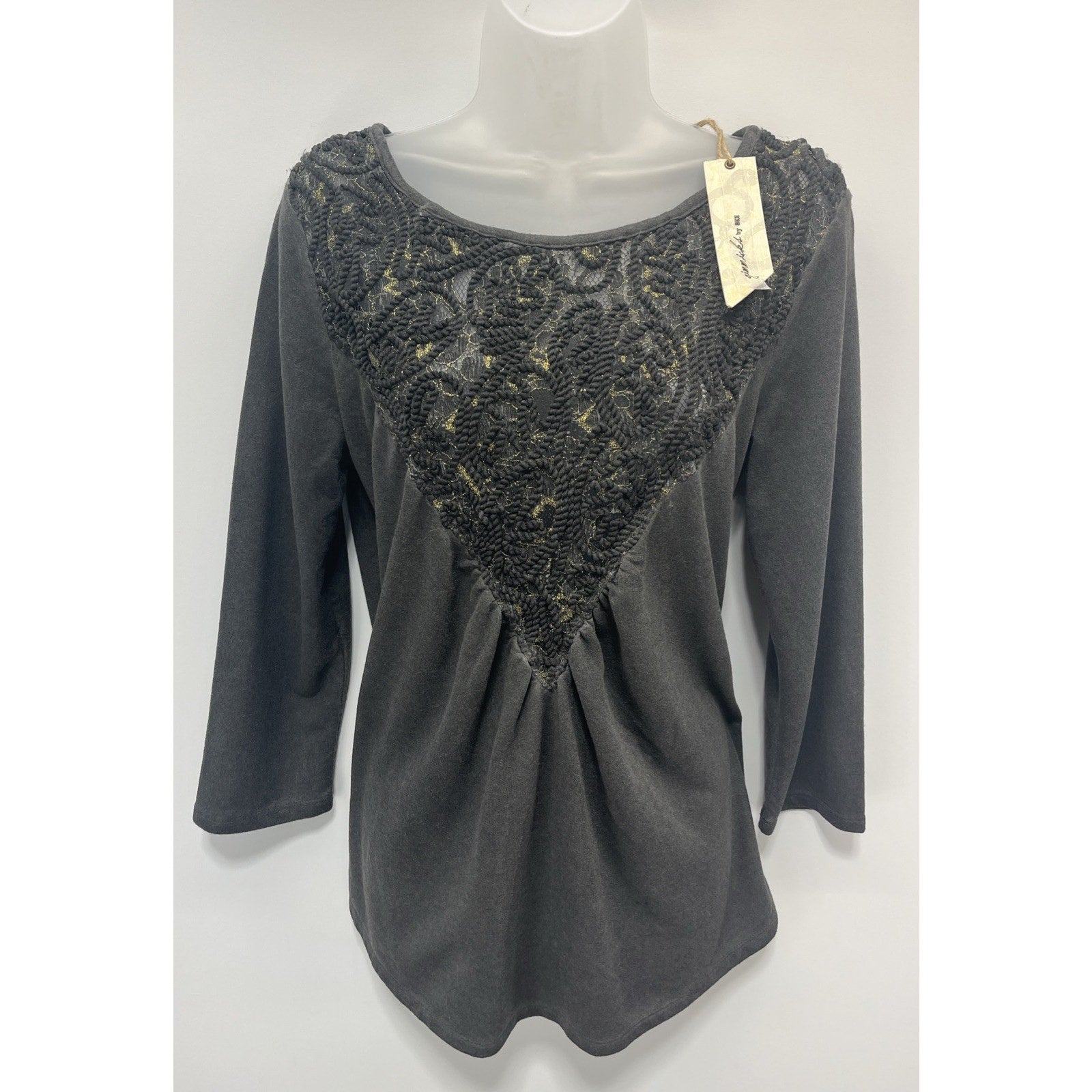 NWT GIMMICKS BKE THE BUCKLE CHARCOAL GRAY 3/4 SLEEVE LACE INSERT KEYHOLE TOP L