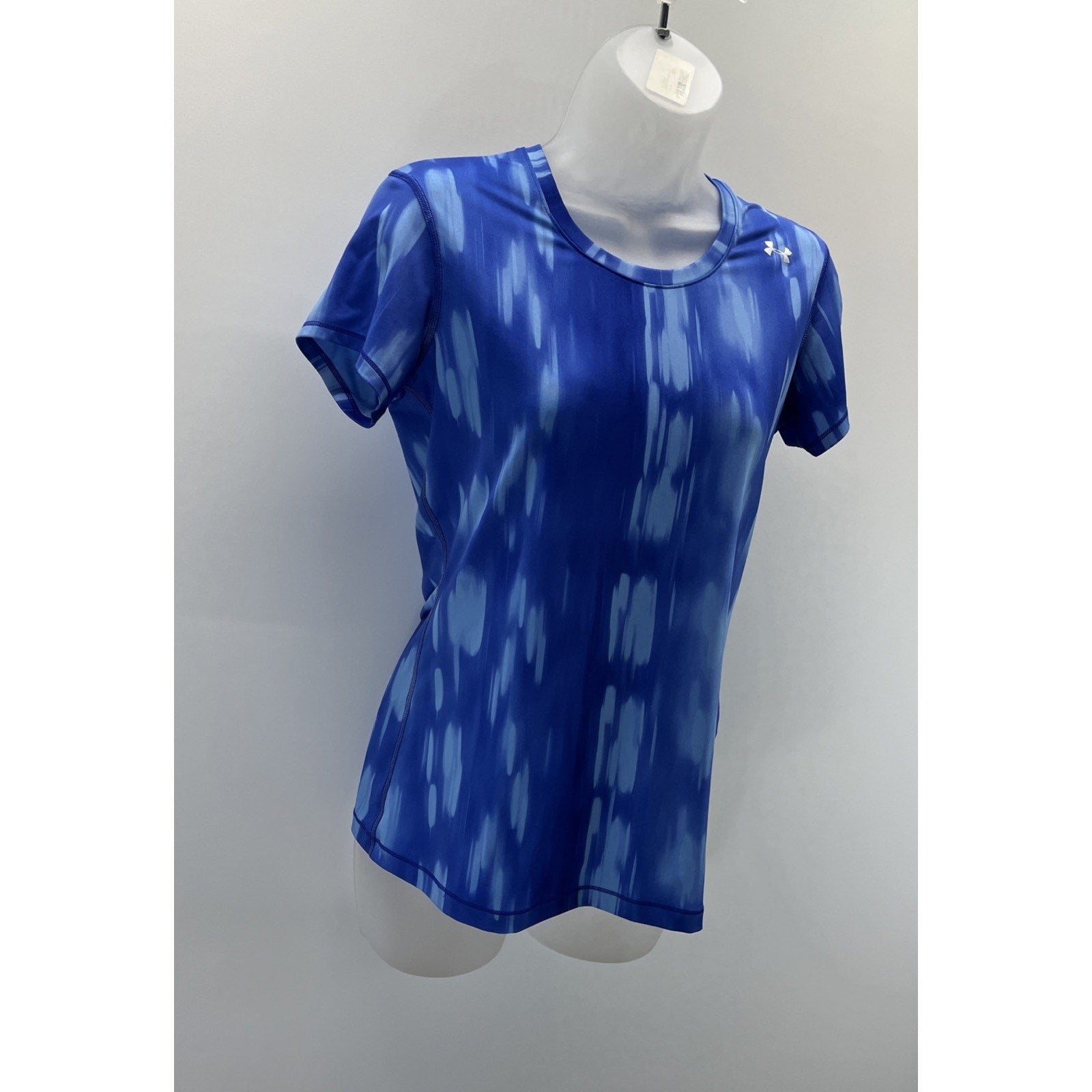 Under Armour Active Heat Gear Fitted Top Size S EUC Blue