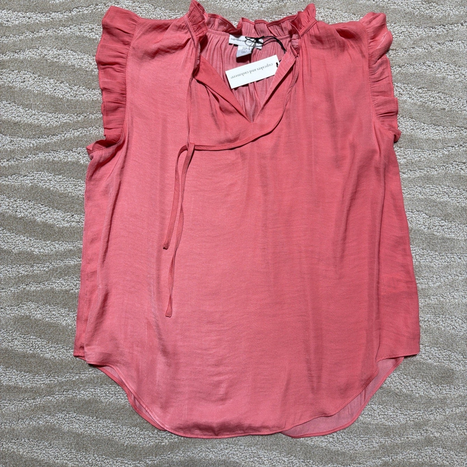Cupcakes And Cashmere Top Womens M Pink Sleeveless Blouse Ruffled V-Neck NWT