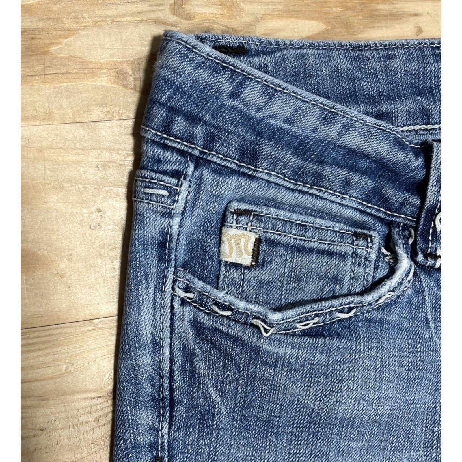 VTG Women Miss Me Flare Jeans Sz 29 Bootleg Flap Pocket Embroidered Med Wash y2K