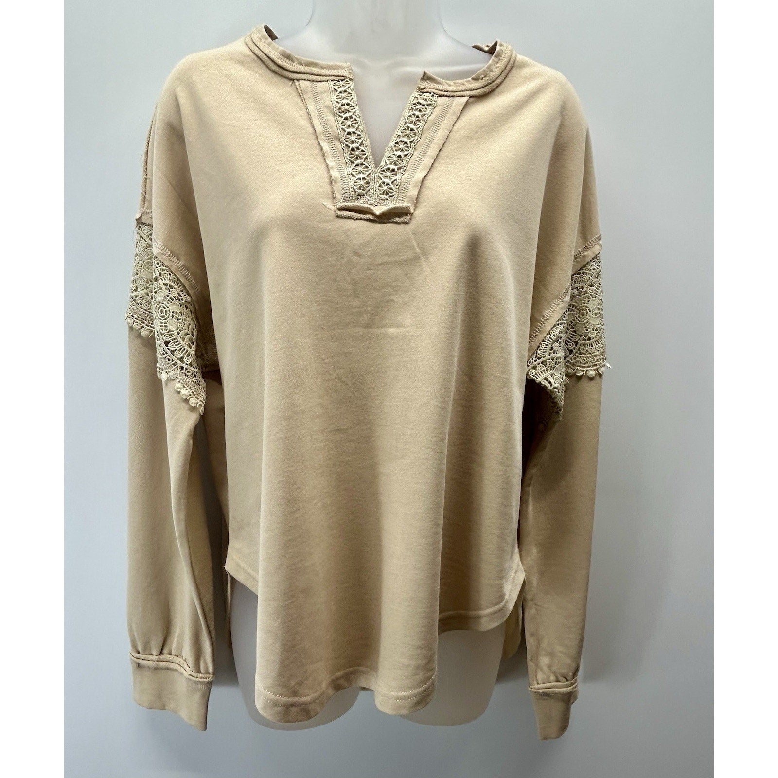 La Miel 100% Cotton Crochet Breezy Long Sleeve V-Neck Blouse Size Small (New) .