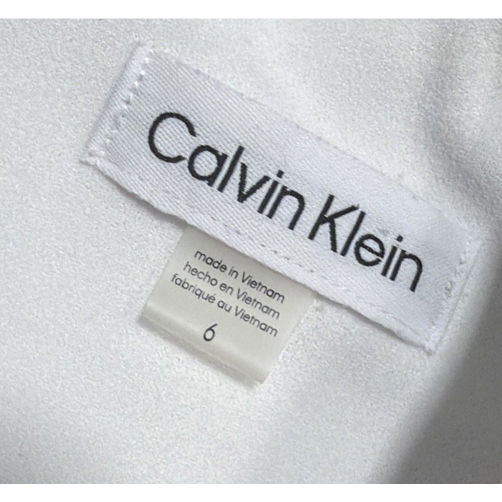 CALVIN KLEIN FLUTTER CHIFFON SLEEVE W/ BUTTONS SHEATH DRESS, WHITE, SIZE 6
