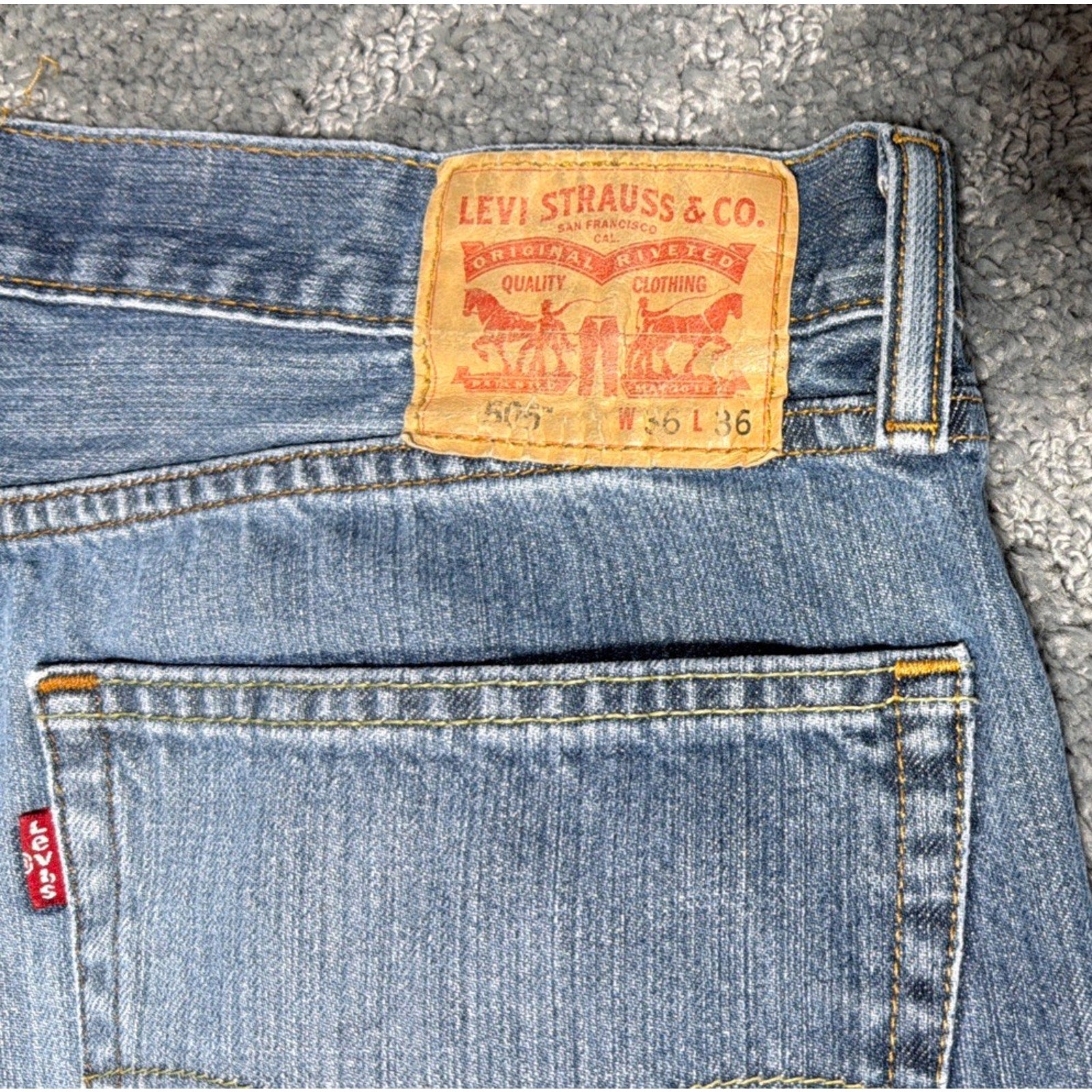 Levis 505 Jeans Mens 36X36 Blue Denim Medium Wash Slim Fit Casual Preppy