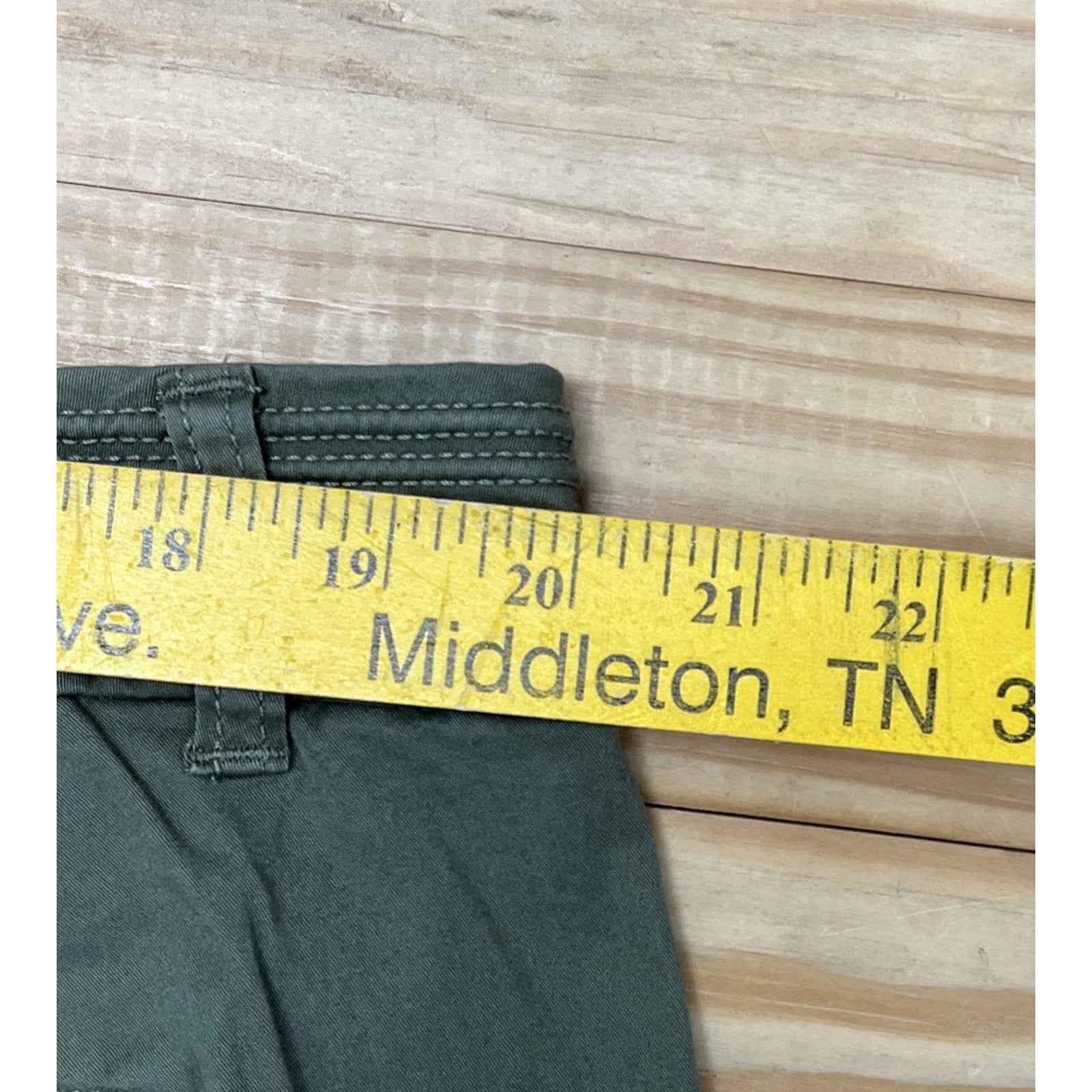 NWT Natural Reflections Women's Dusty Olive Cotton/Spandex Chino Shorts size 18