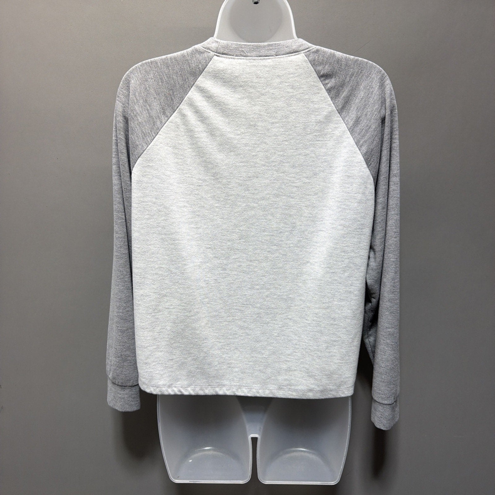 Urban Romantics Top Womens Small Gray Pullover Crew Neck Long Sleeve NWOT