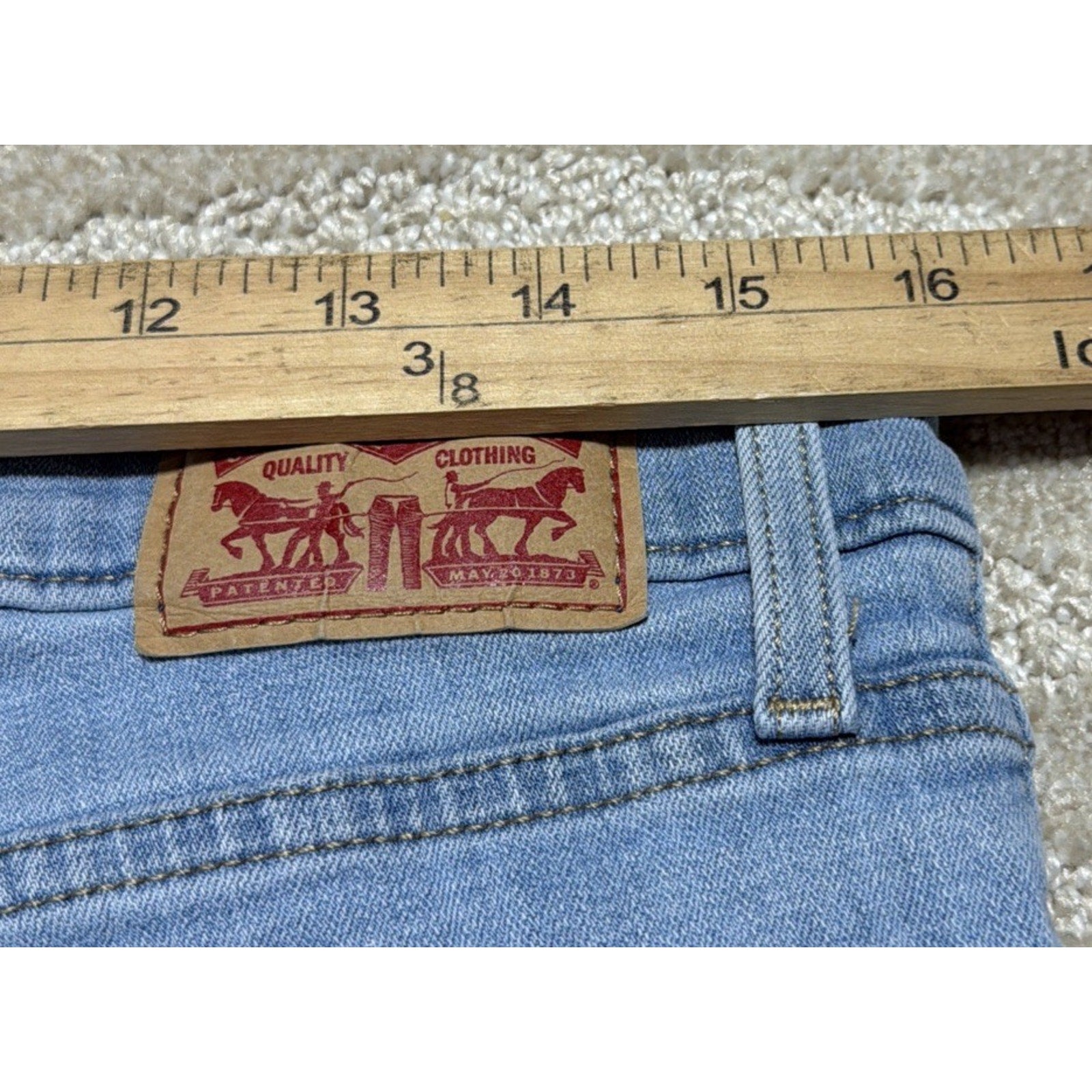 Levi's 314 Shaping Straight Jeans Womens 31 Blue Denim Stretch Light Wash Excell