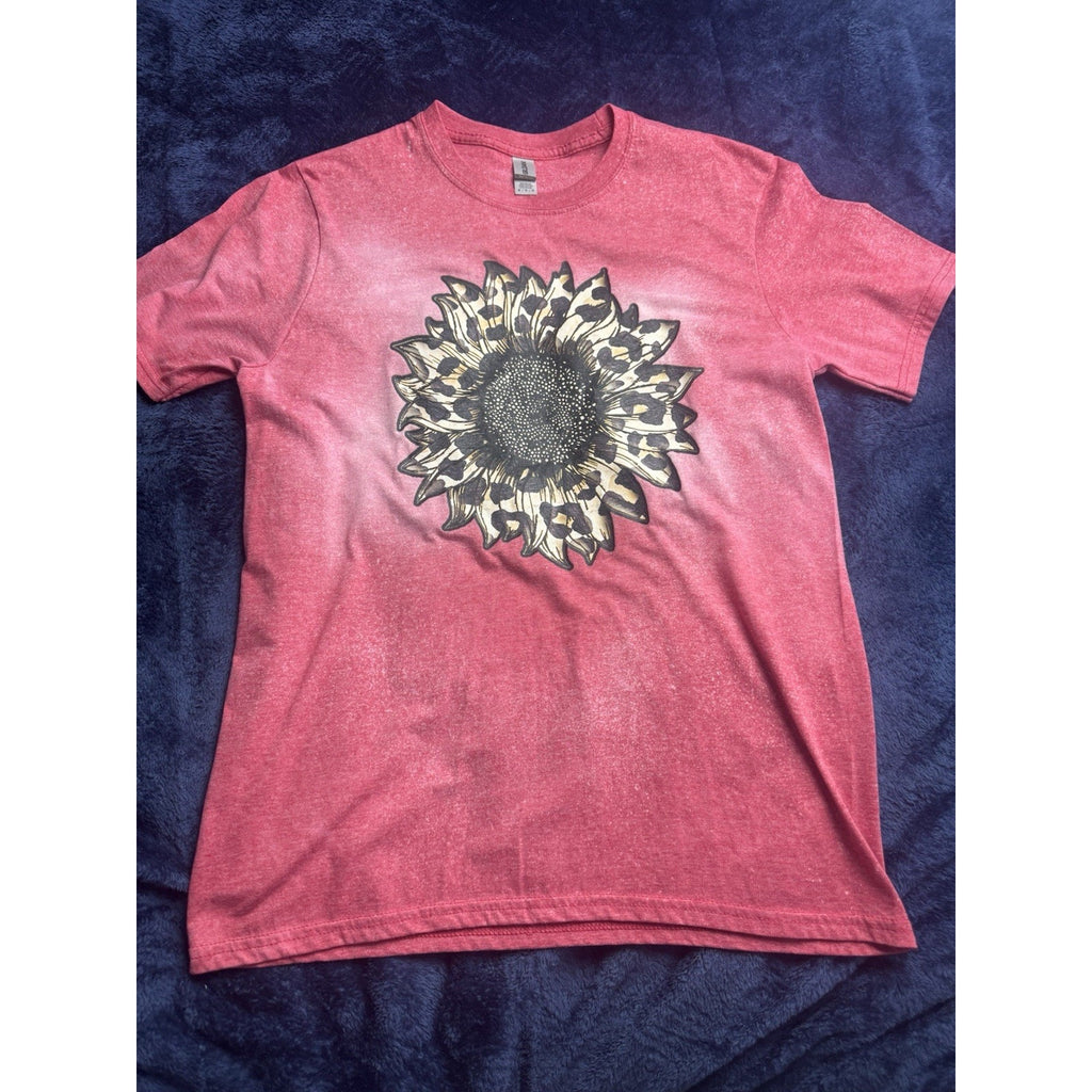 Gildan Short Sleeve Shirt Red White Bleach Sunflower Animal Print Women’s M