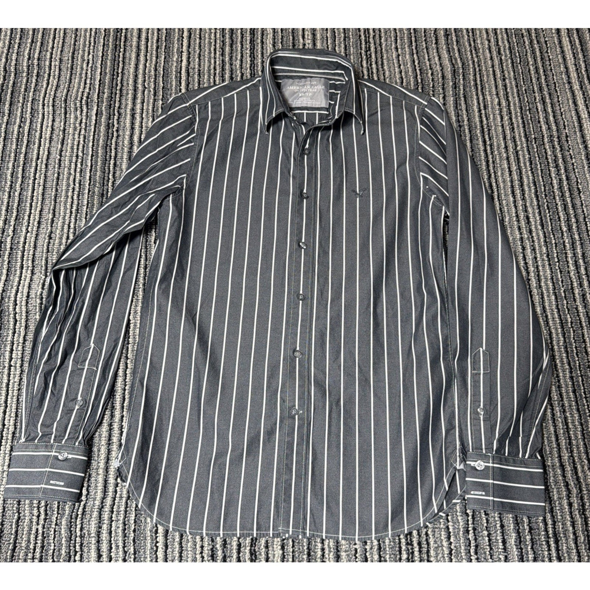 AE AMERICAN EAGLE MEN'S LONG SLEEVE STRIPED BUTTON DRESS SHIRT GRAY XS VTG FIT