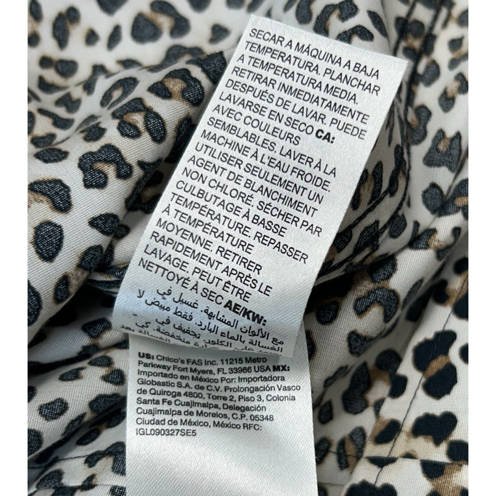 CHICO'S SZ 2 (Large/12) NO-IRON LONG SLEEVE BLOUSE LEOPARD PRINT BLOUSE NWOT.