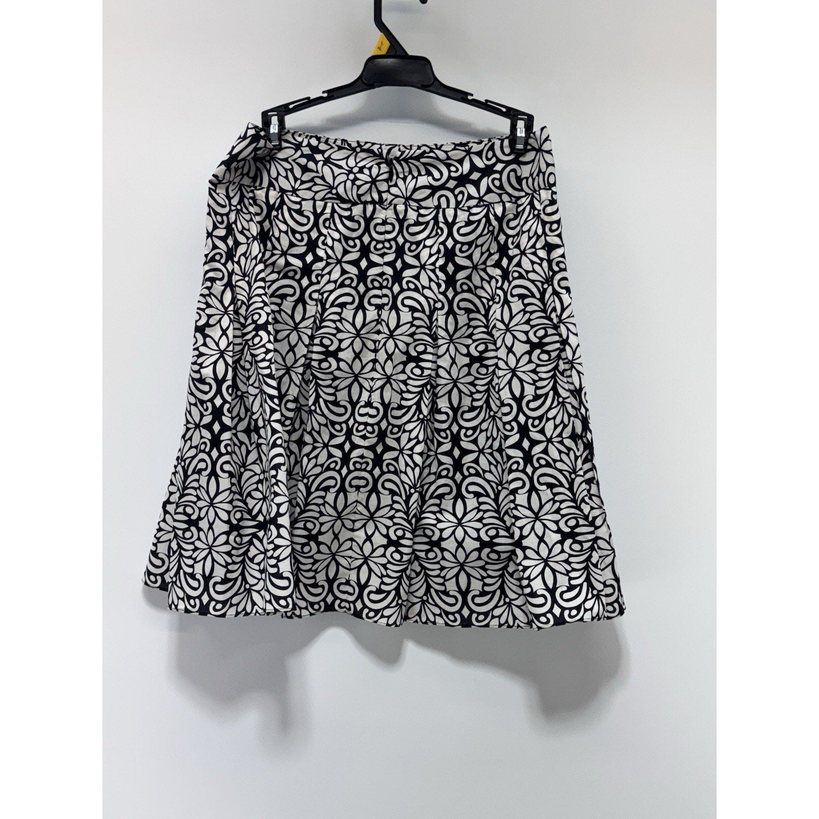 INC. Floral Black And Ivory Pattern 100% Cotton Skirt Women’s 6 Petite NWT