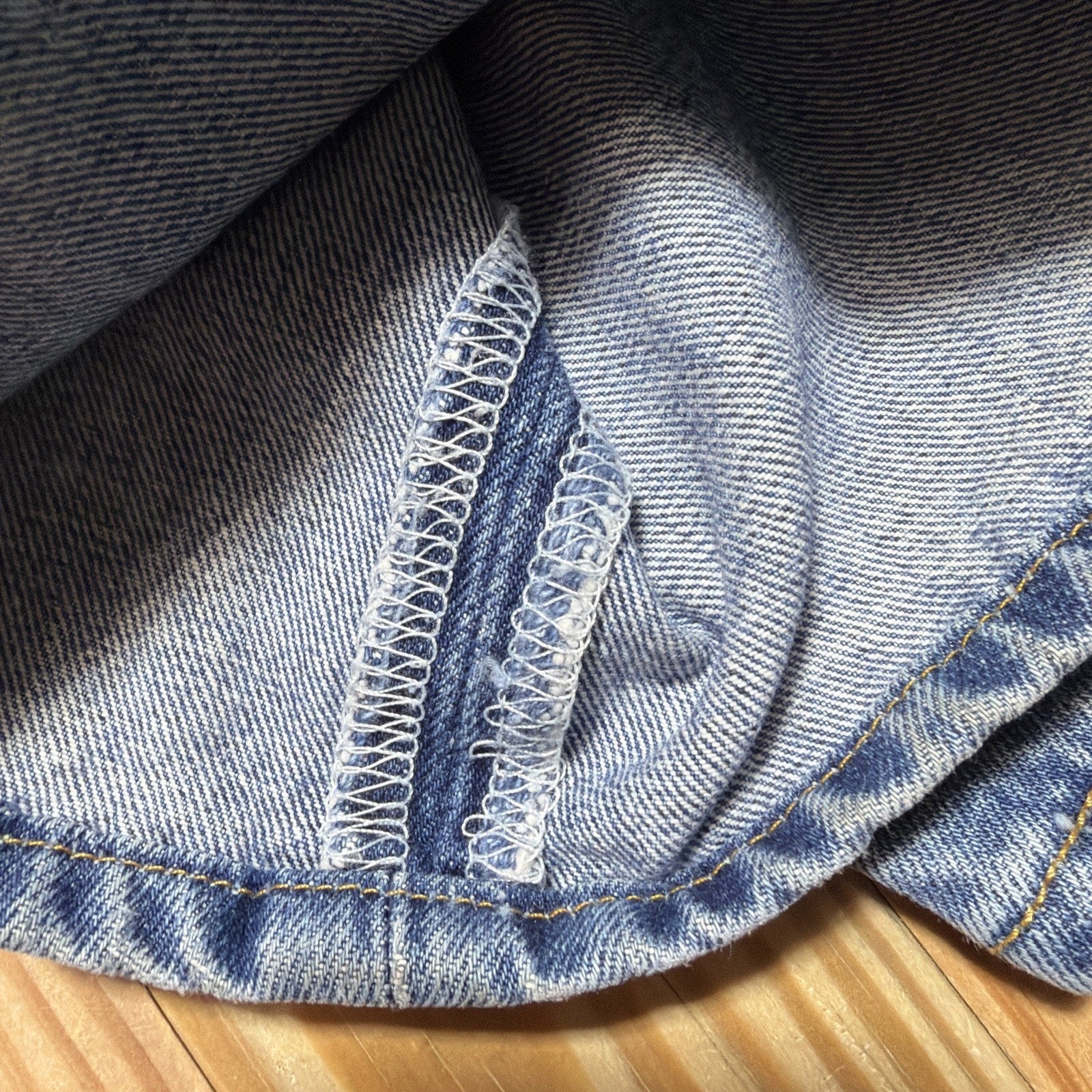 Vintage 90s Levis 501 Jeans Mens 36x32 Original Fit Light Wash Button Fly Denim