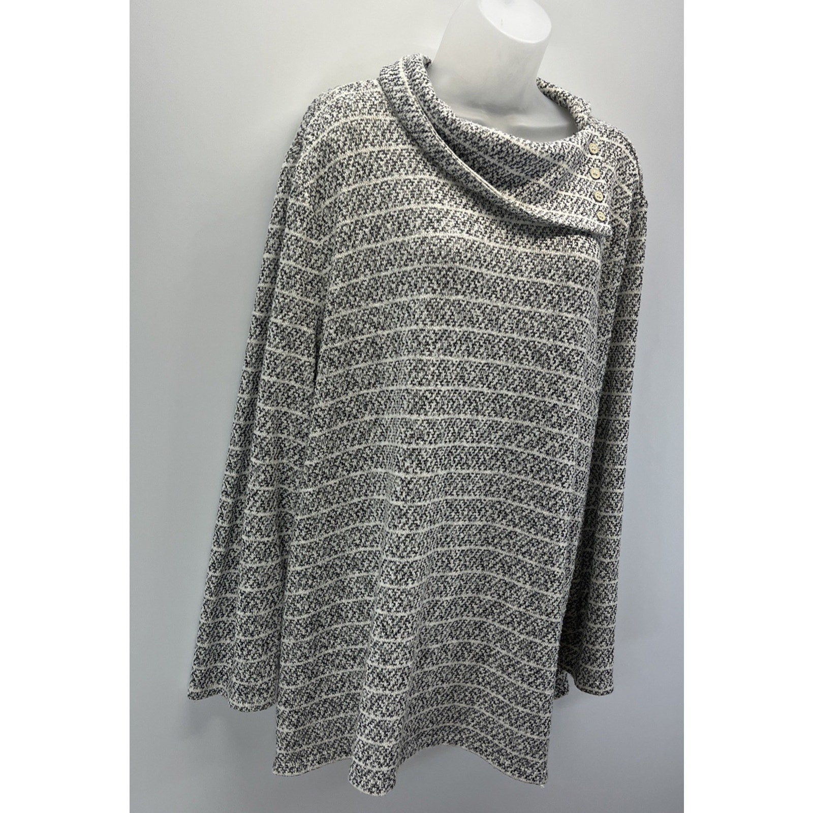 Talbots Black Cream 2X Geometric Crosshatch Pullover Sweater