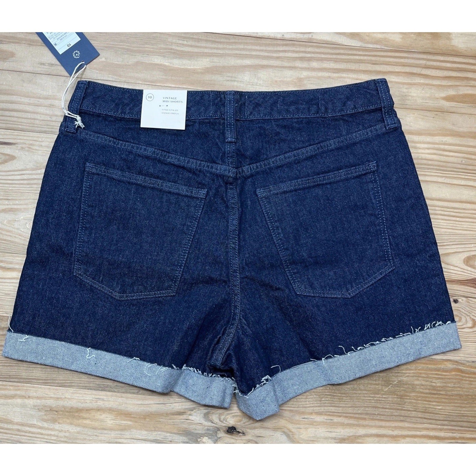 NEW Universal Thread Women's Vintage Midi Shorts Fray Hem Size 10/30