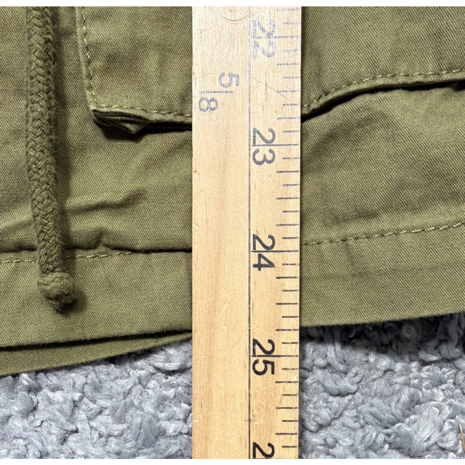 Love Tree Women's Army Green Hooded Utility Vest EUC - Size Medium