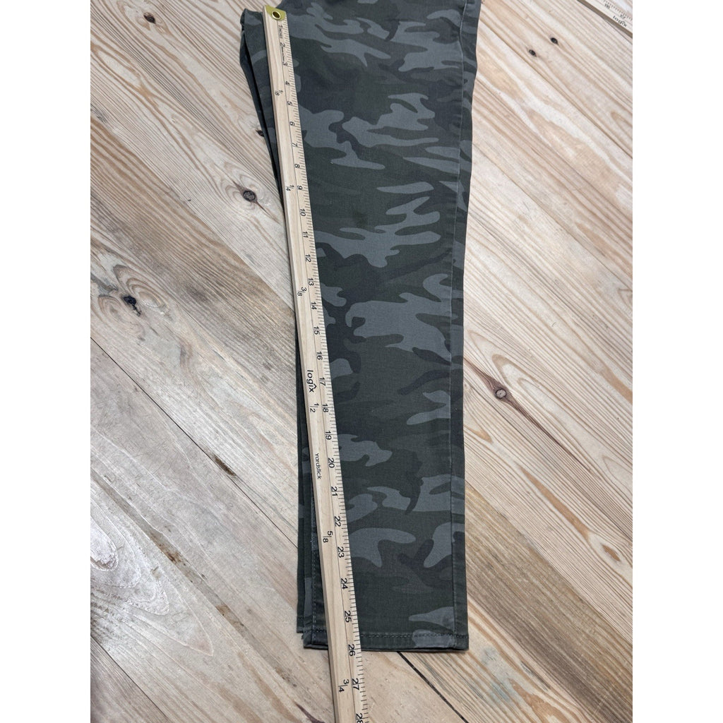 Levi’s 711 Skinny Green Camouflage Ankle Jeans Women’s Size‎ 32