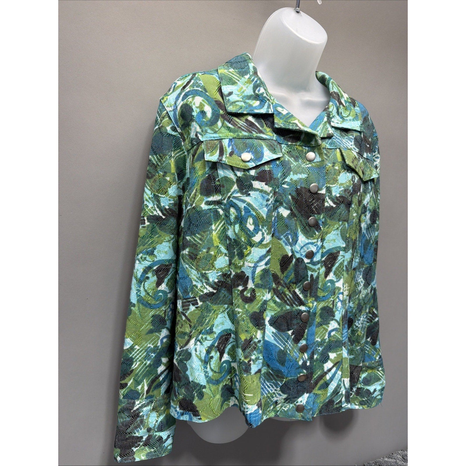 Women’s Chico's Snap Front Jacket Tropical Print Size 3 XL Blues & Greens