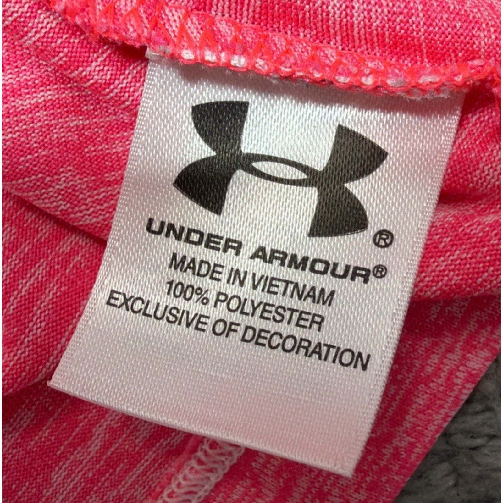 Under Armour Women's Semi Fitted Pink HeatGear Long Sleeve 1/2 Zip Pullover Sz S