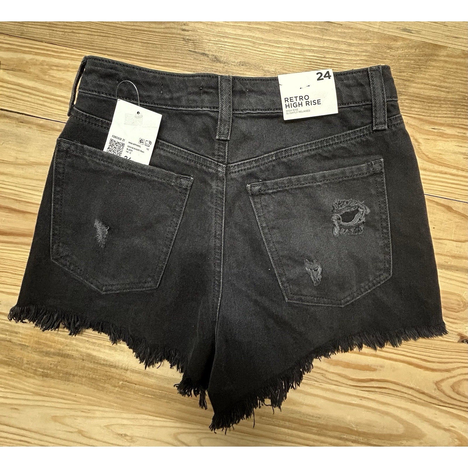 FOREVER 21 Retro high rise slightly relaxed Womens shorts size 24 New With Tags.