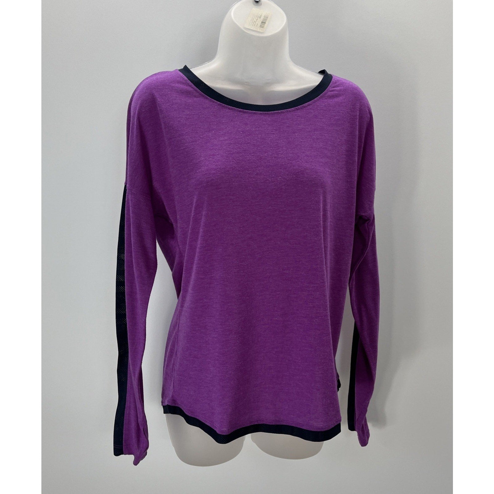 AVIA Estilo Shirt Thumb Hole Stretch Athletic LongSleeve Women M