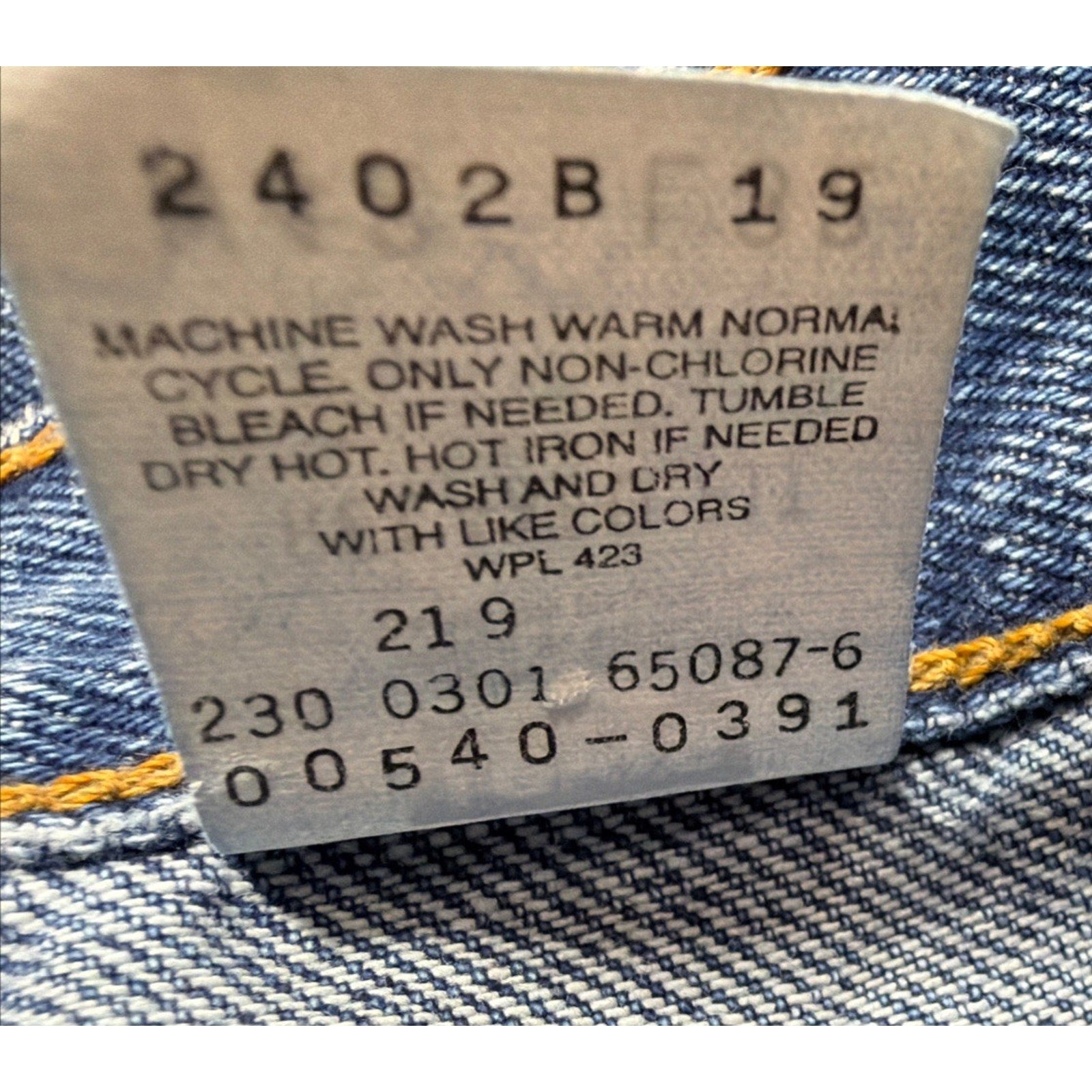 Vintage 1990’s Levis Jeans Premium 540 Relaxed Fit Orange Tab Size 42x32