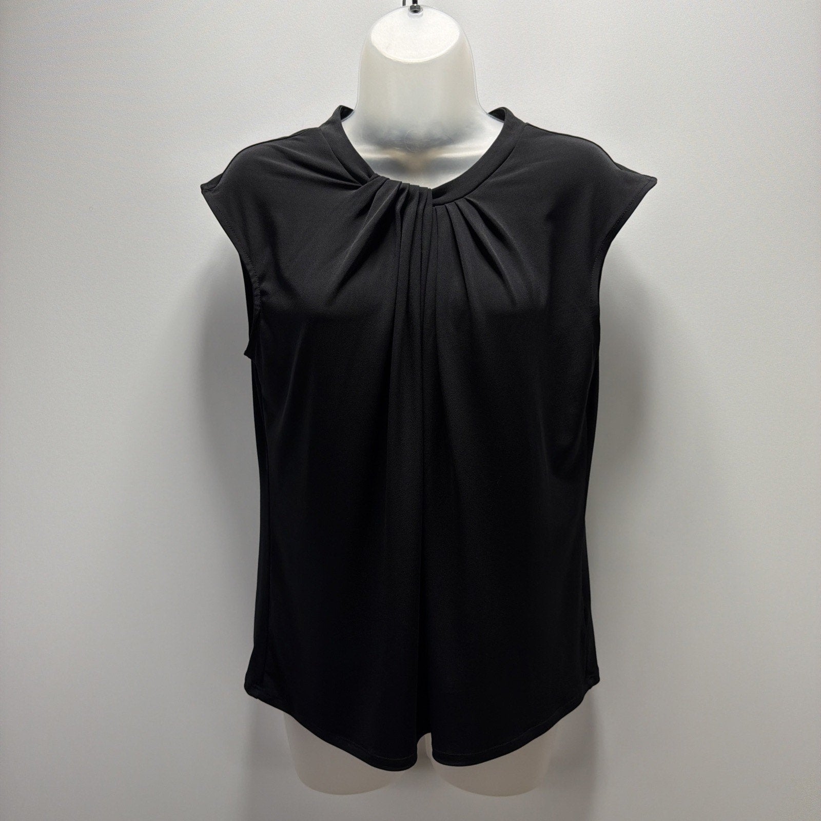 Liz Claiborne Black Sleeveless Pleated Front Blouse Size Medium