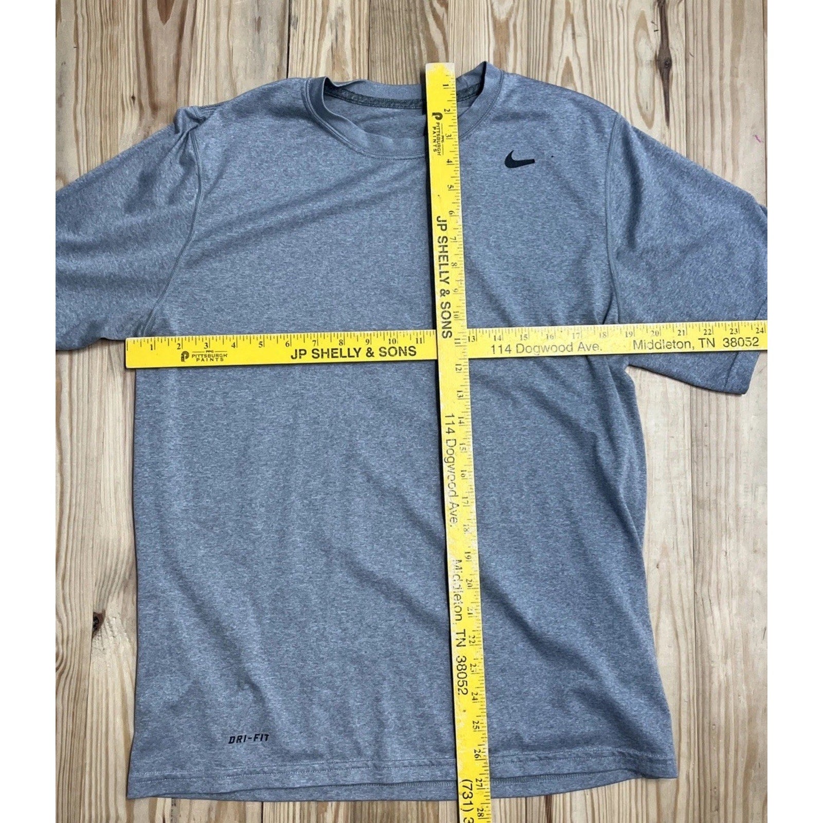 Nike Dri-Fit T-Shirt - Short Sleeve Athletic Tee - Mens M