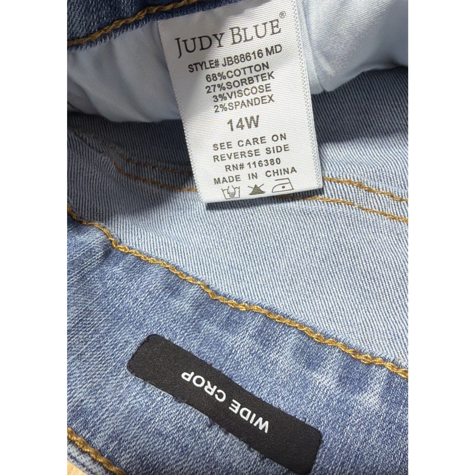 Judy Blue High Rise Wide Leg Crop Jeans in Medium Wash Size 14 32x25