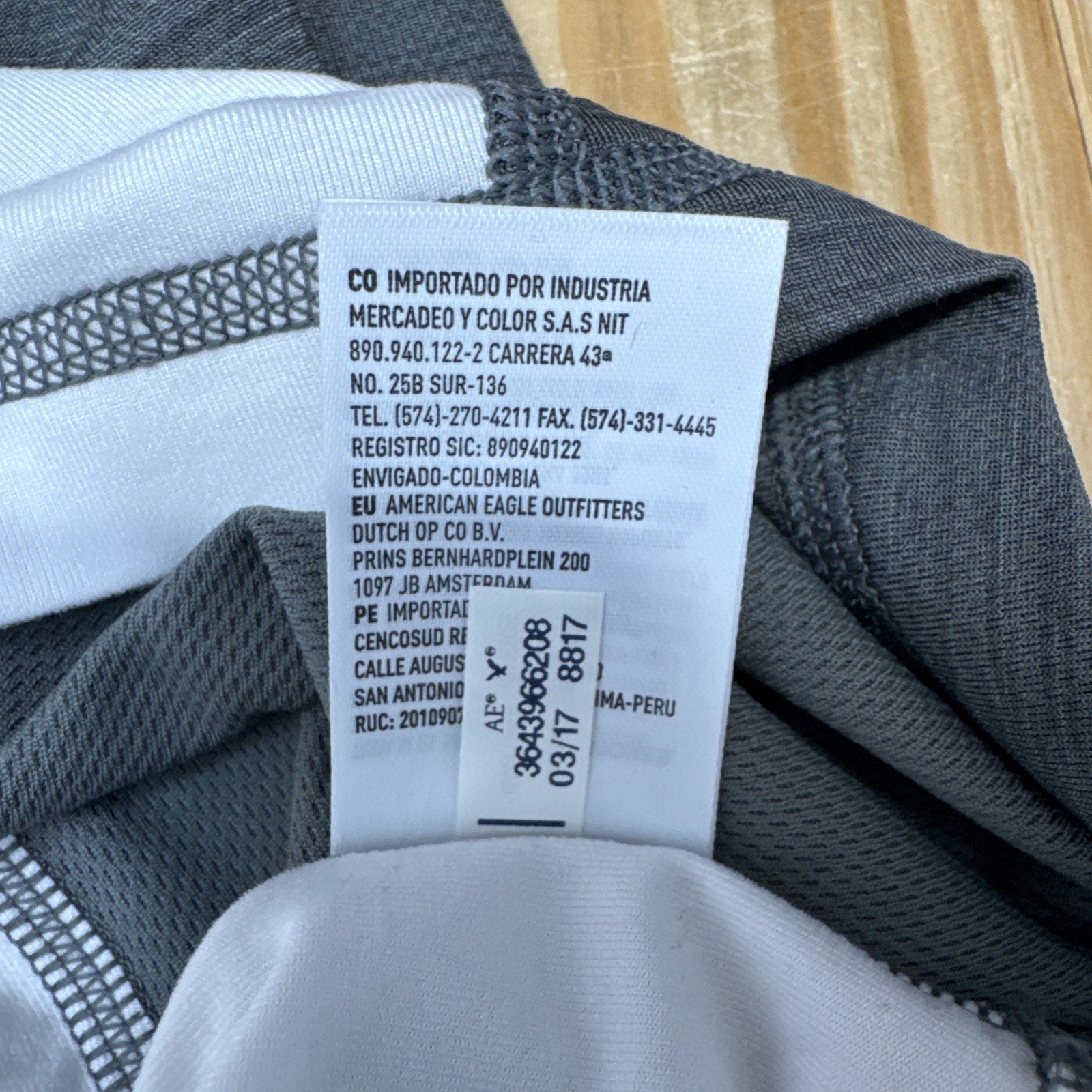 American Eagle Outfitters White and Gray Shirt Sleeve 360 Extreme Flex 2XL NWT