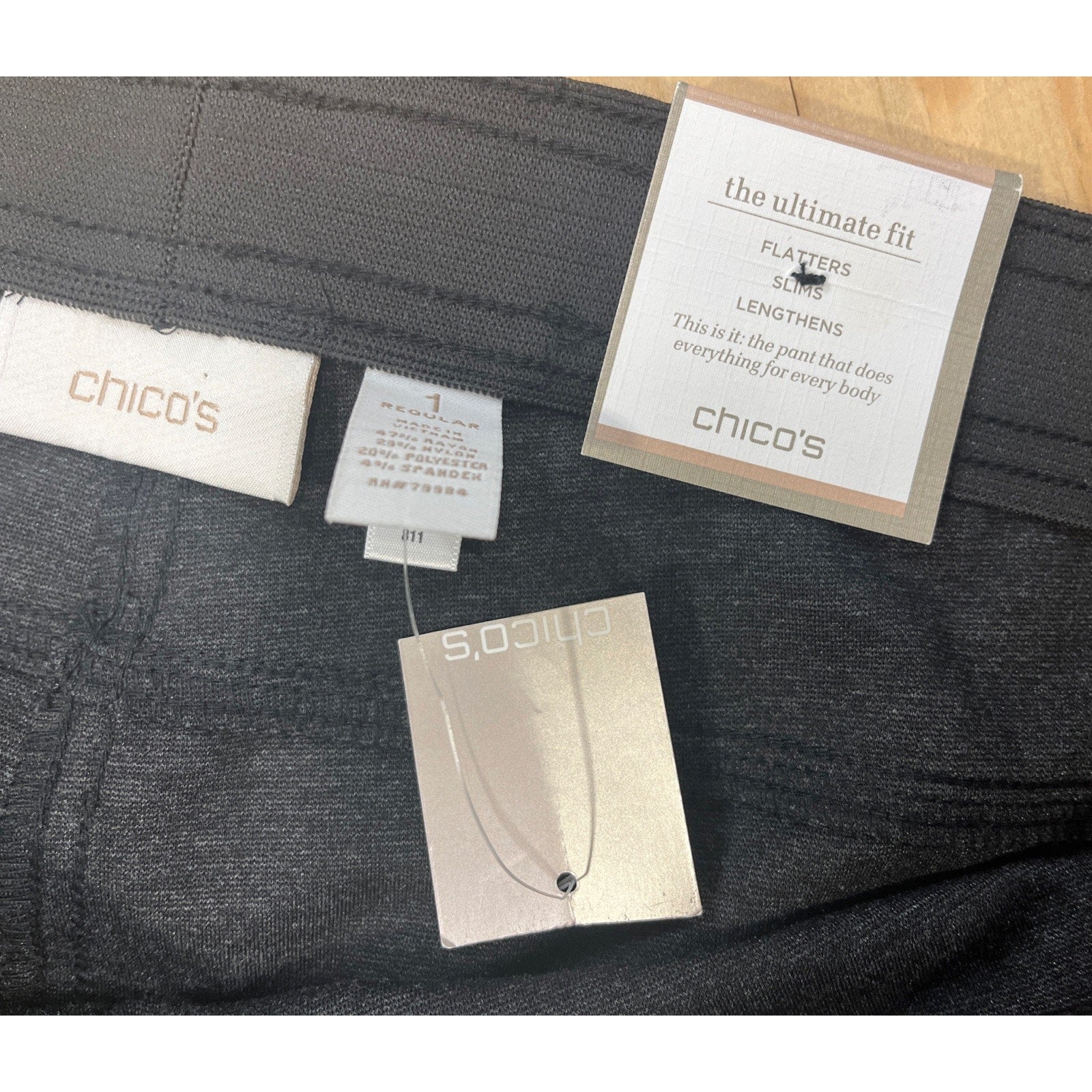 CHICO'S NWT! Dark Heather Gray THE ULTIMATE FIT Ponte Knit Flared Leg Pants Sz 1