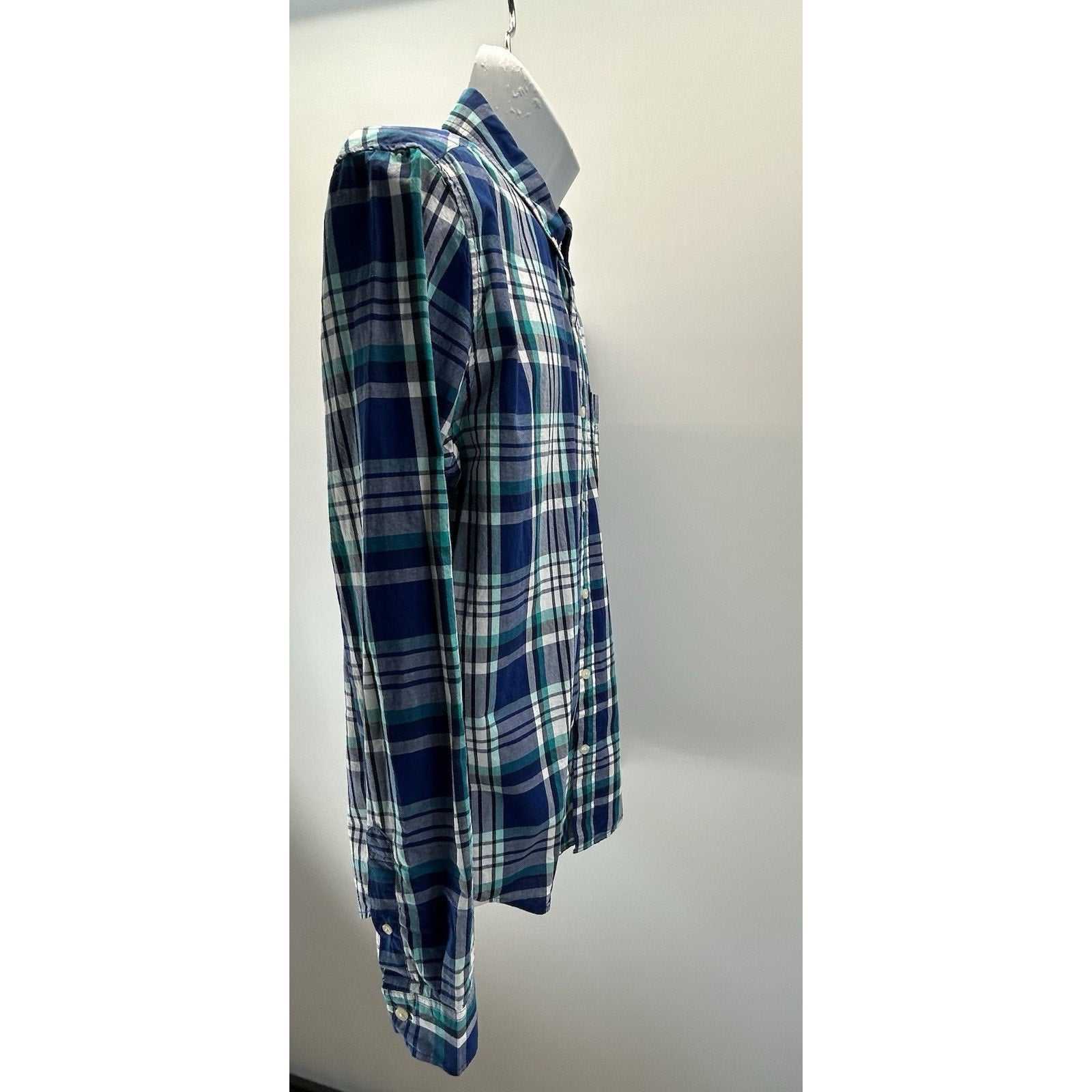 Aeropostale Long Sleeve Button Down Shirt Mens Size M Green Plaid 100% Cotton.