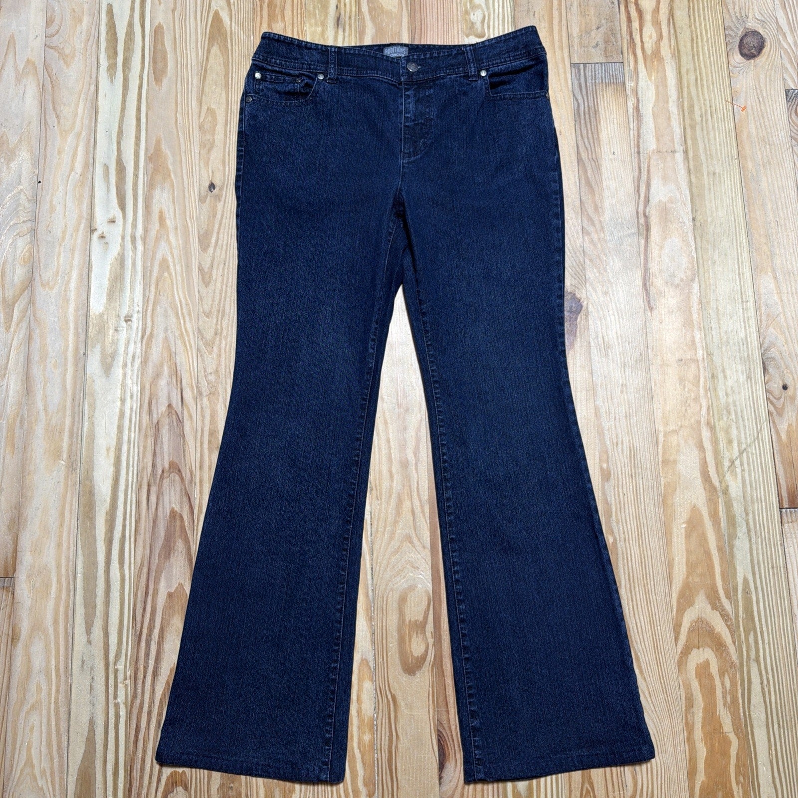 Chico's Blue Jeans Mid Rise Bootcut Flare Womens Size 32x31 Dark Wash