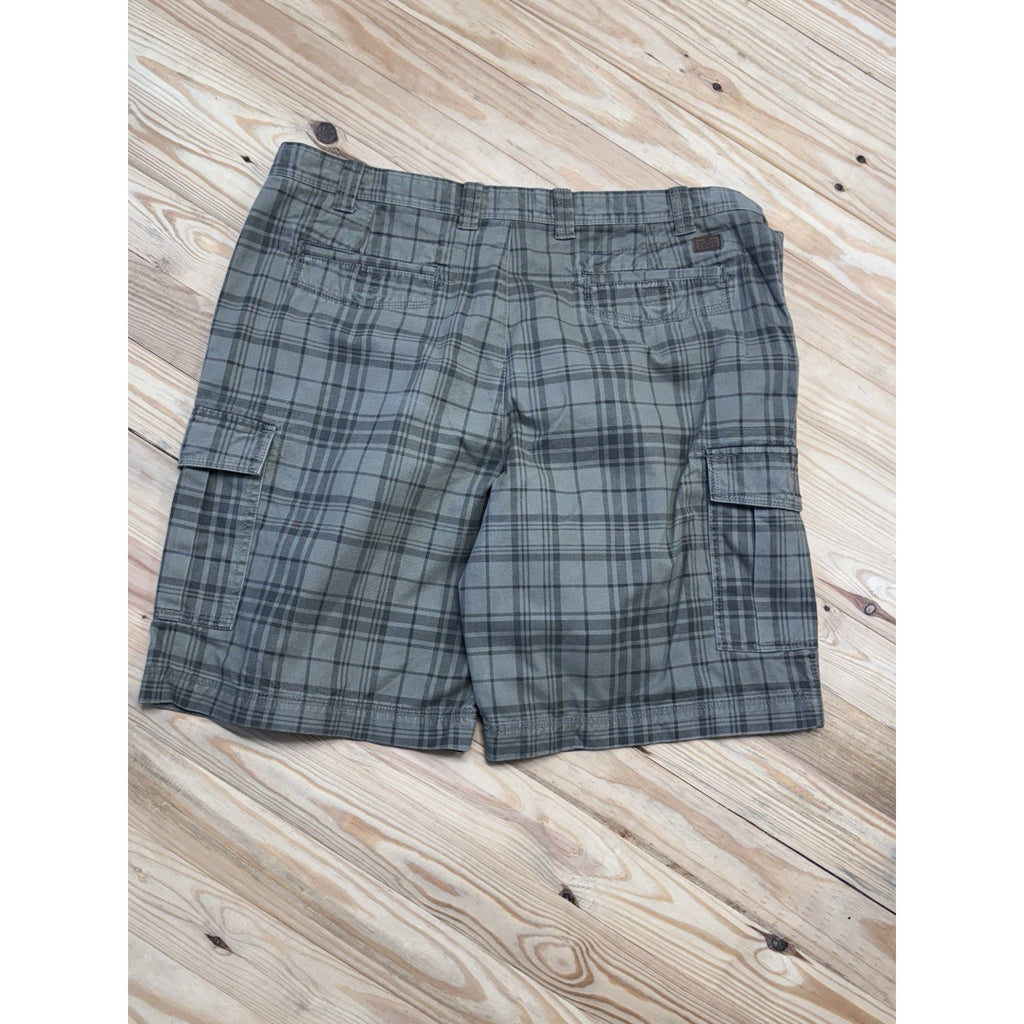IZOD Men’s Green Plaid Cargo 100% Cotton Shorts Men’s Size 42