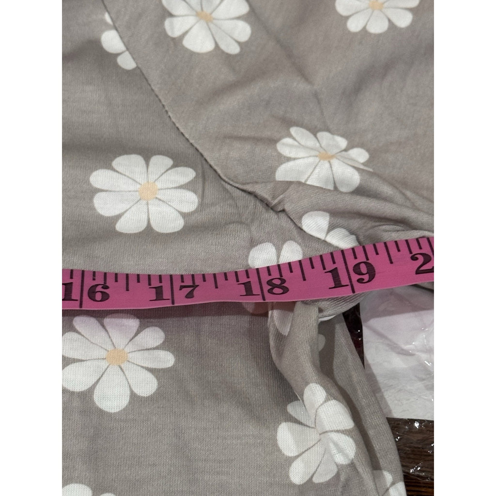 Misslook, Short Sleeve, V-Neck, Gray W/Daisy Print, T-Shirt Size Medium NWT