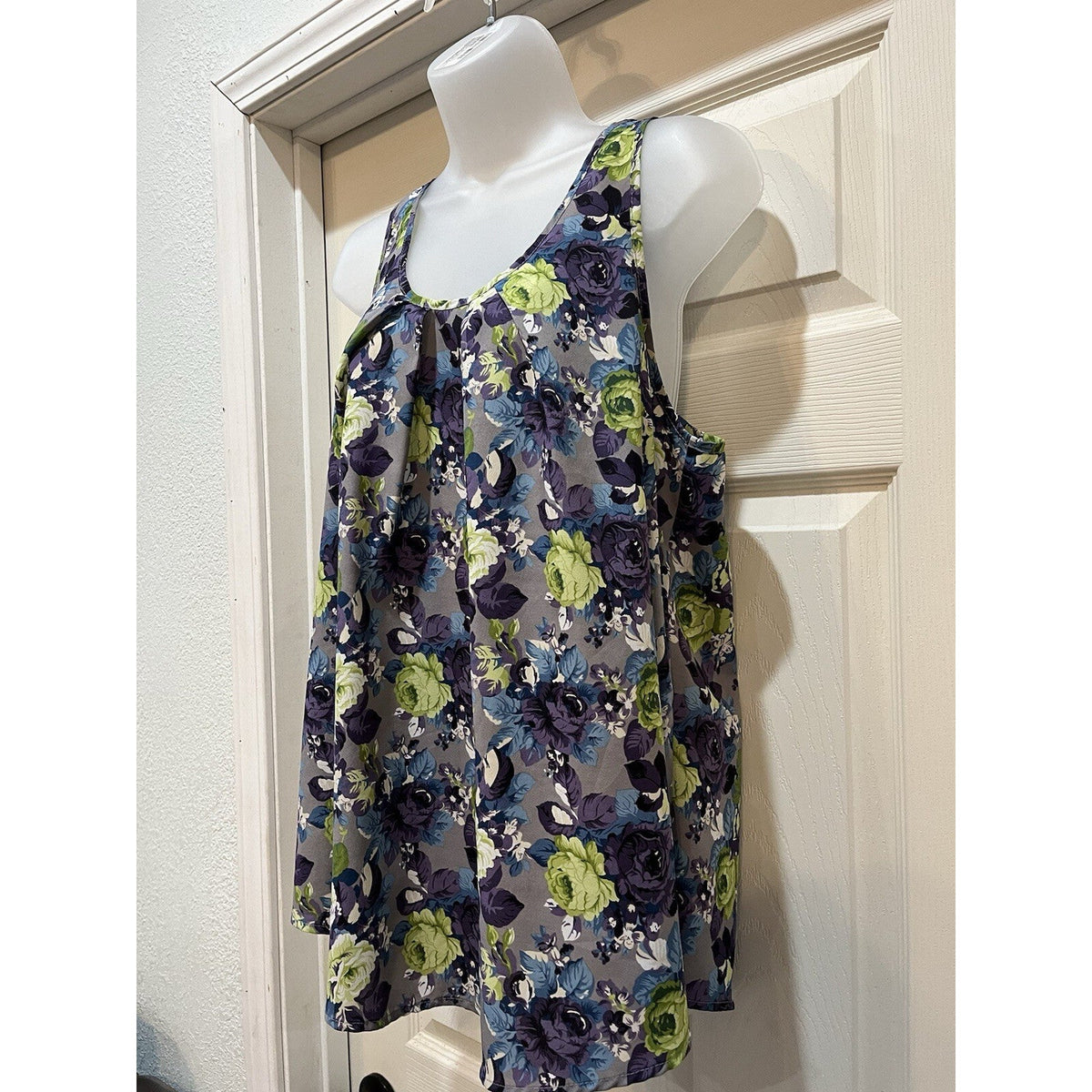 Twenty One Blouse Woman’s Blue Green Floral Sheer Tank Round Beck Pullover USA