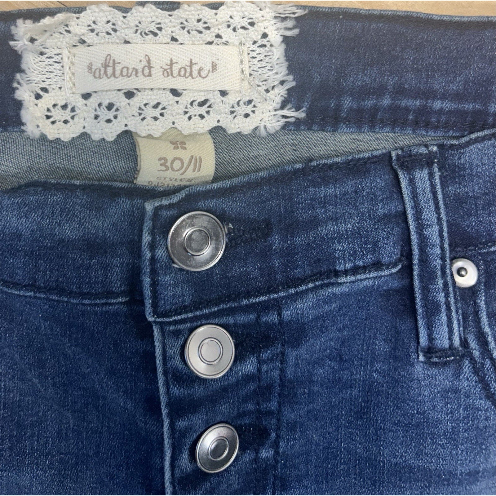 Altar'd State Jeans Womens 30 Blue Skinny Medium Wash Denim Low Rise Button Fly.