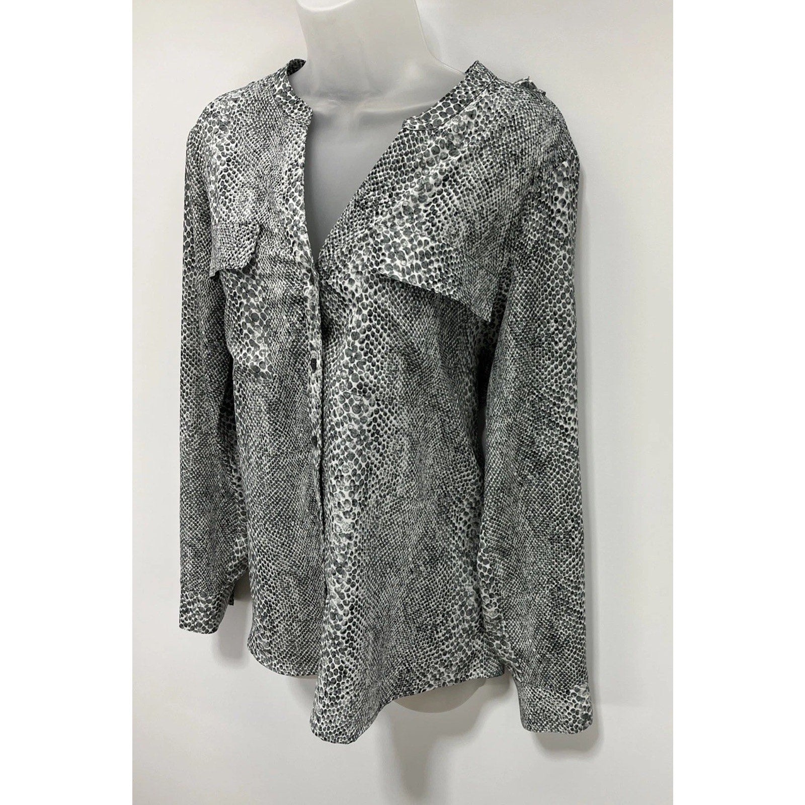 CALVIN KLEIN, WOMENS LS BUTTON DOWN, ANIMAL SKIN PRINT TOP Medium BLACK WHITE