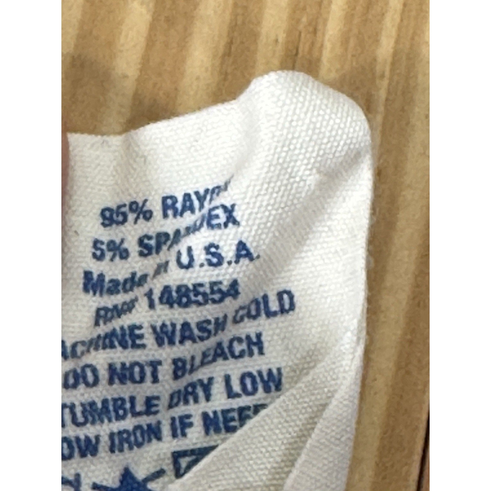 Wild blue Sadie Robinson Free Hugs Women’s Small Made In The USA T-shirt