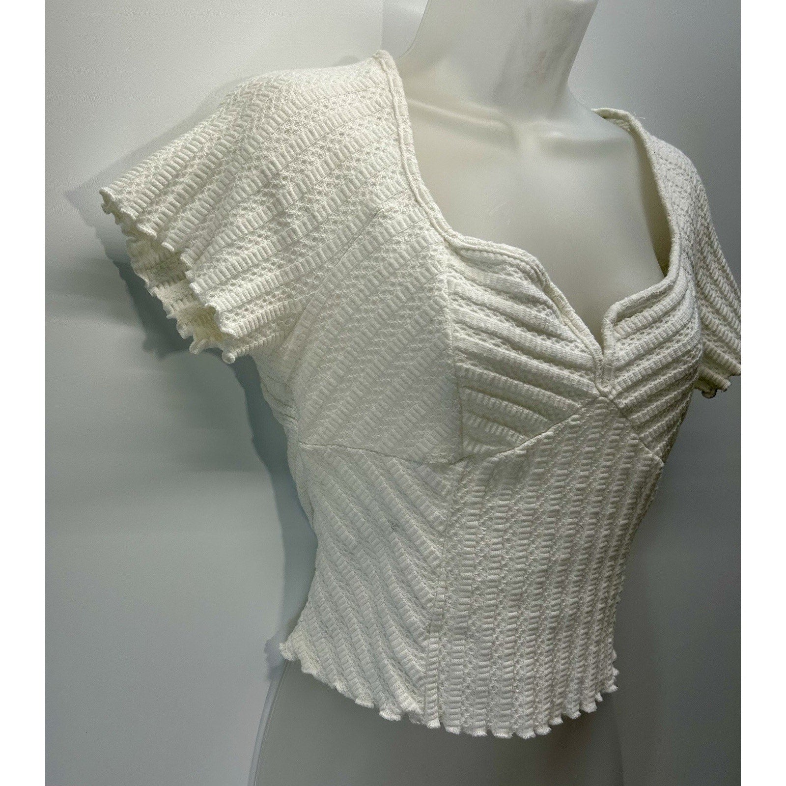 Atelier by Kirious Women's White Short Sleeve Knit Cropped Top Size XL.