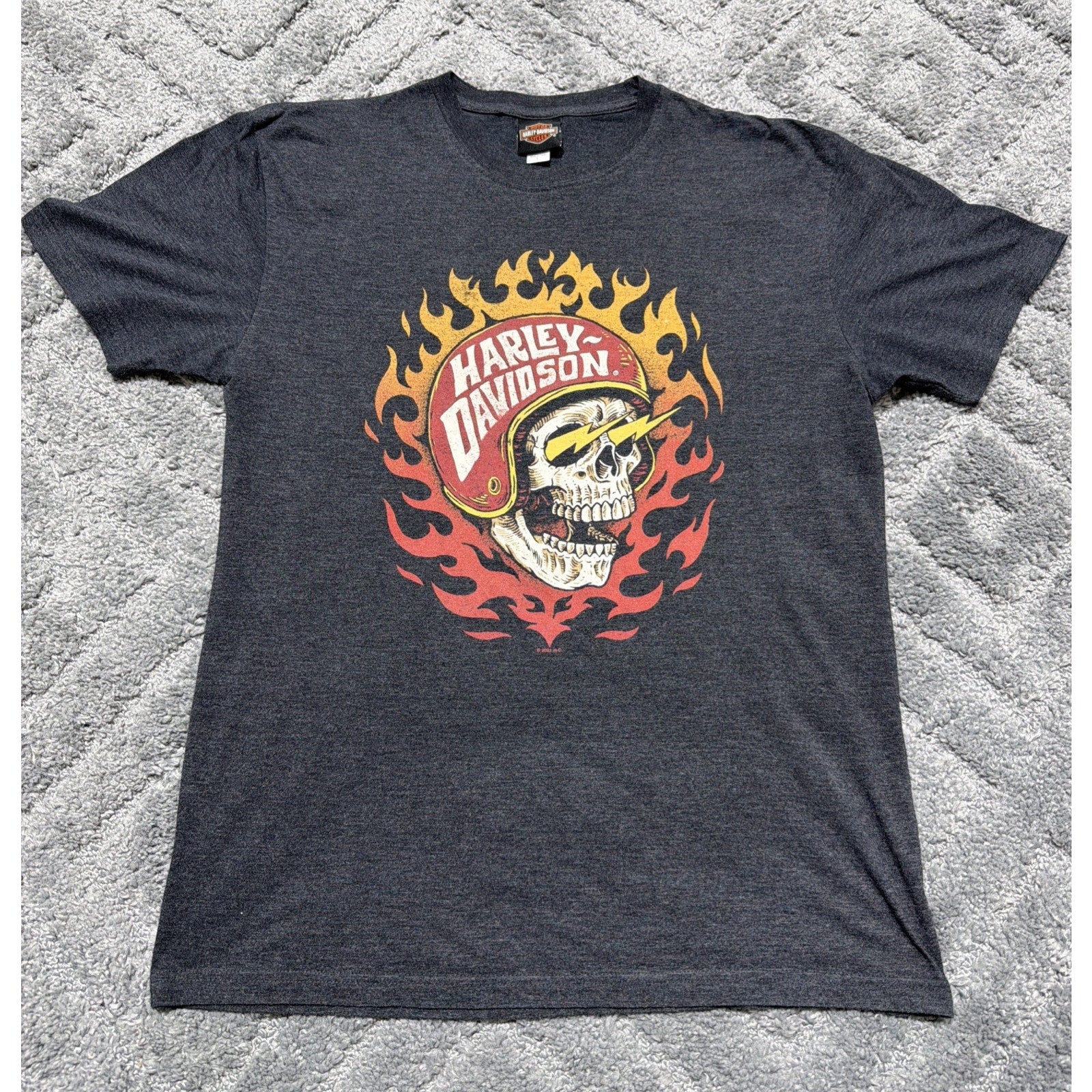 Harley-Davidson Shirt Mens L Black Skull Helmet Flames Graphic Biker Tee