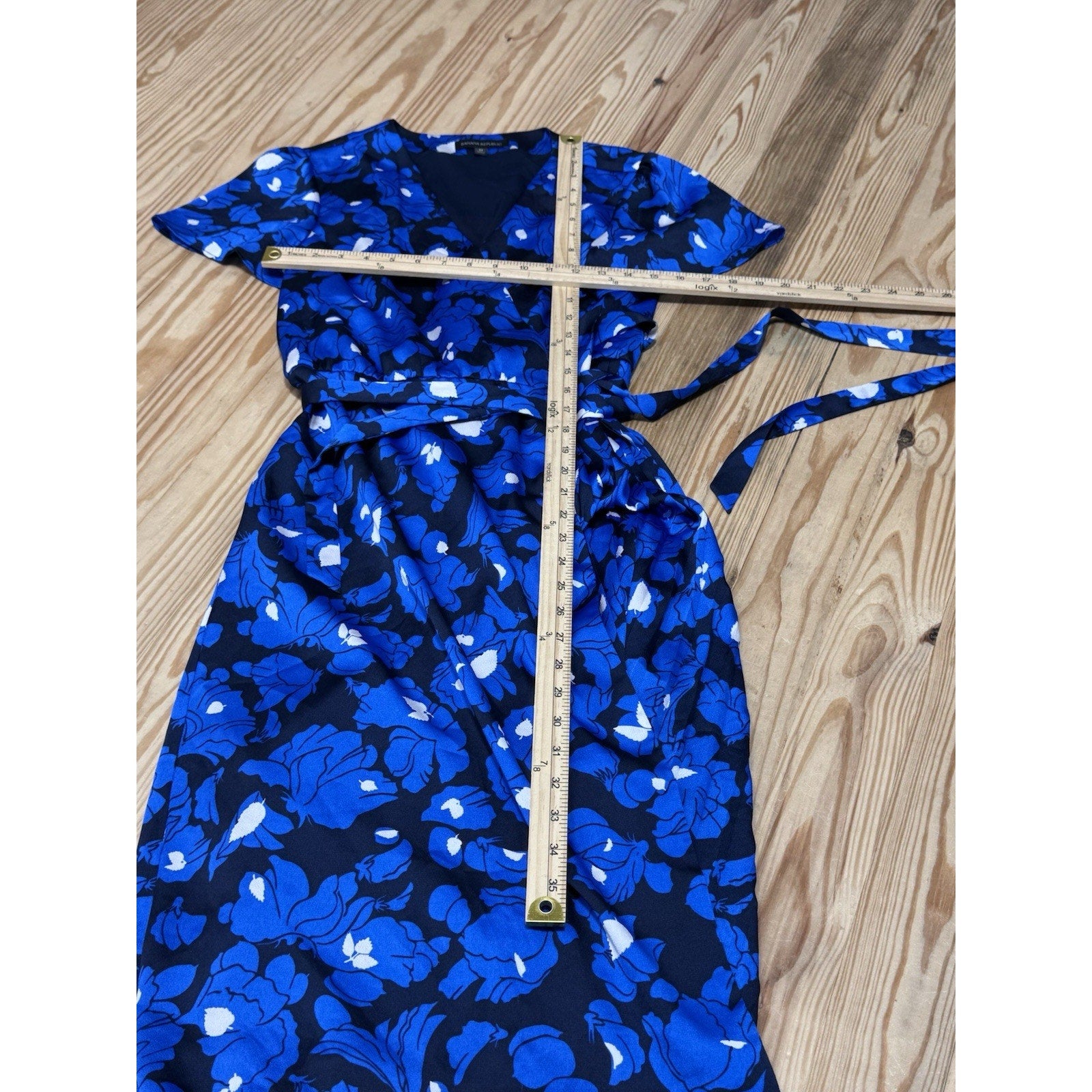 Banana Republic Women’s Wrap Blue White Floral Short Sleeve Dress Size Medium