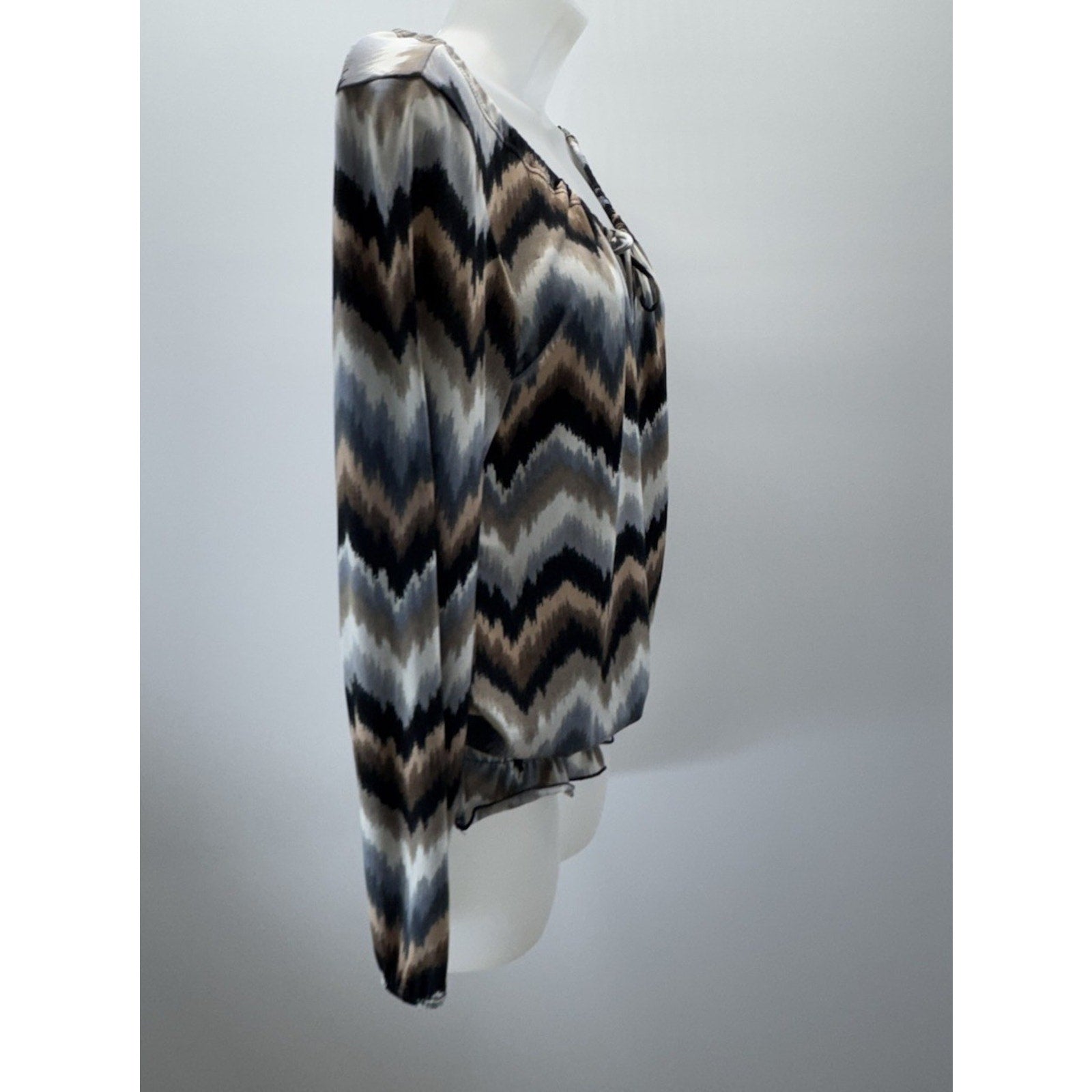 Carol Rose Blue Brown Chevron Keyhole Flounce 3/4 Sleeve Women’s Size M