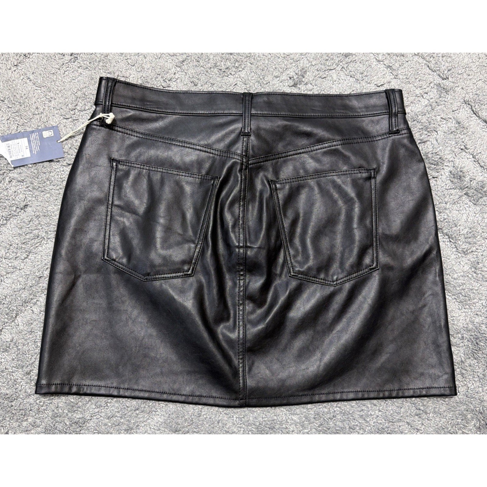 Universal Thread Women's Plus Size Faux Leather Mini Skirt Size 14 Black NWT