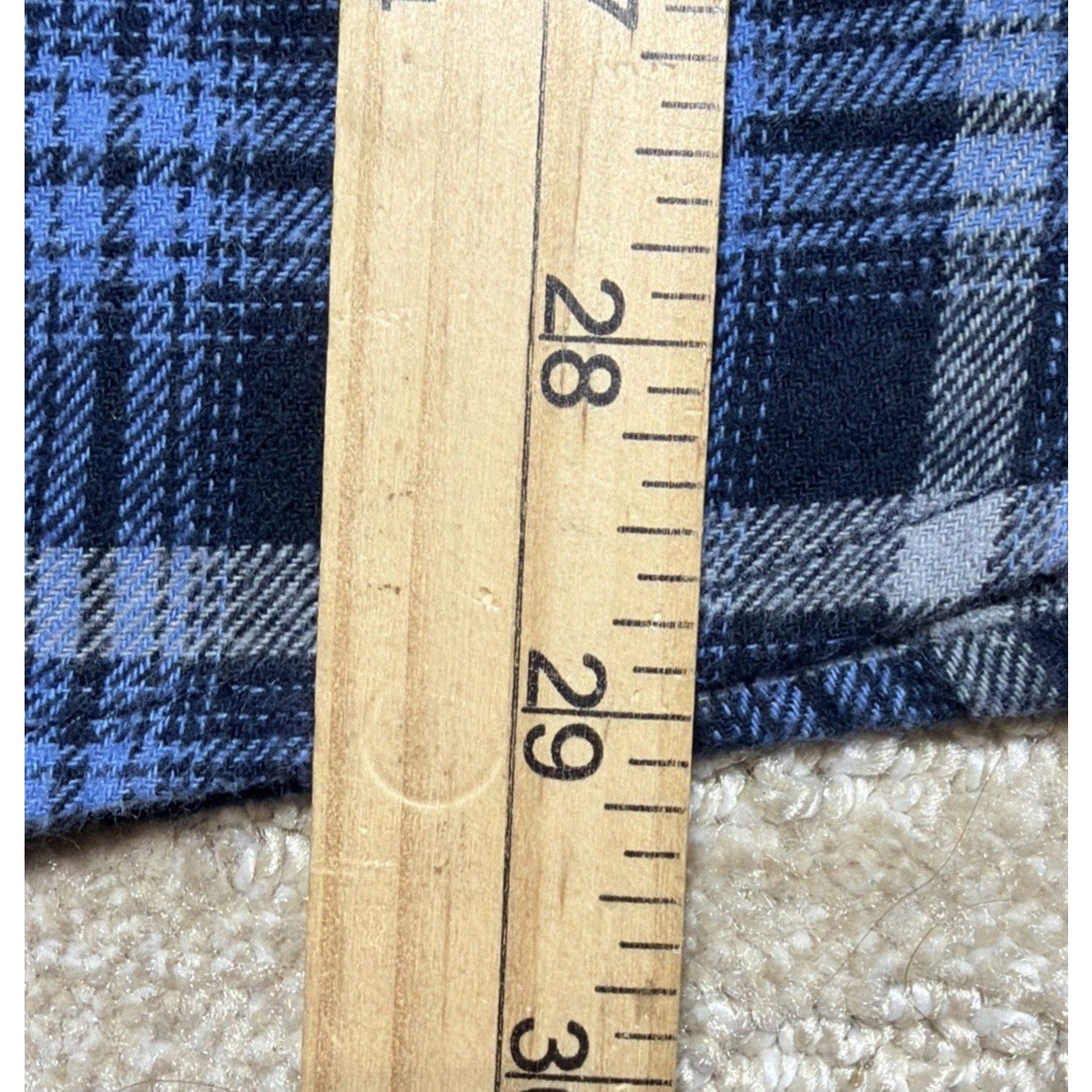 Eddie Bauer Men’s Size L 100% Cotton Flannel Blue Plaid Button Up Long Sleeve