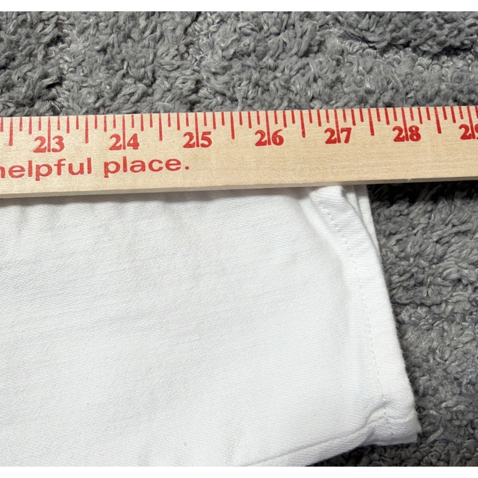 DENIZEN Levis womens Mid rise jegging size 15/32 stretch solid white denim