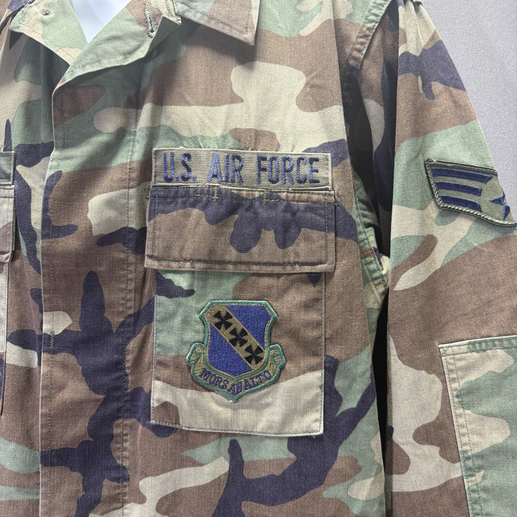 VTG 80s US Military Air Force Woodland Camo Field Jacket Patches Mens M Regular